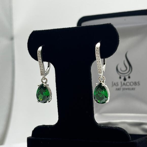 Beautiful 5ctw Pear Cut Emerald & White Sapphire Teardrop Emerald Earrings - Picture 4 of 6